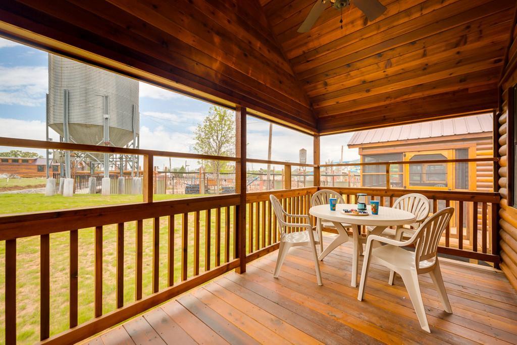 Rustic Creek Ranch Resort At North Jellystone Park Burleson Exterior photo