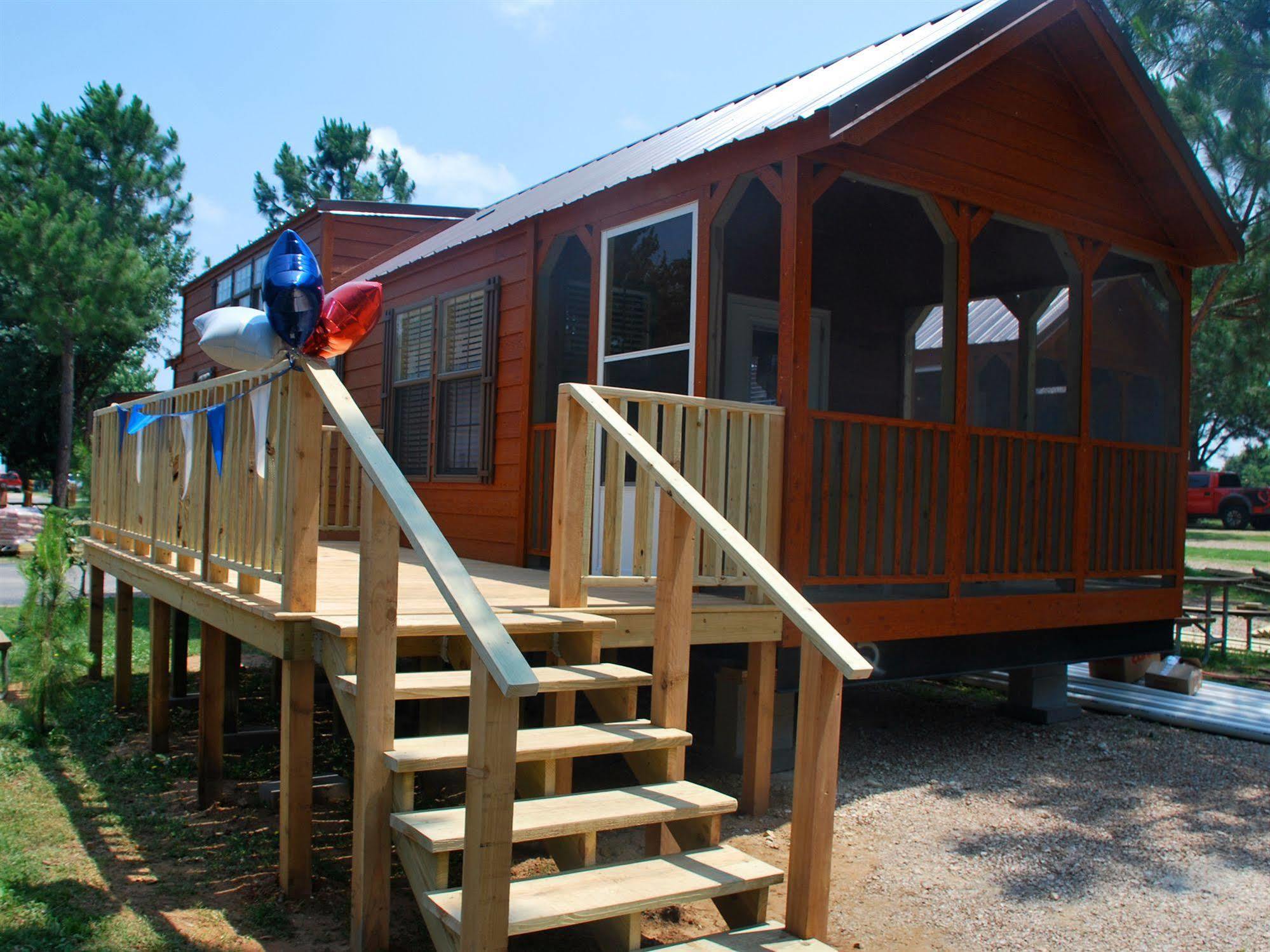 Rustic Creek Ranch Resort At North Jellystone Park Burleson Exterior photo